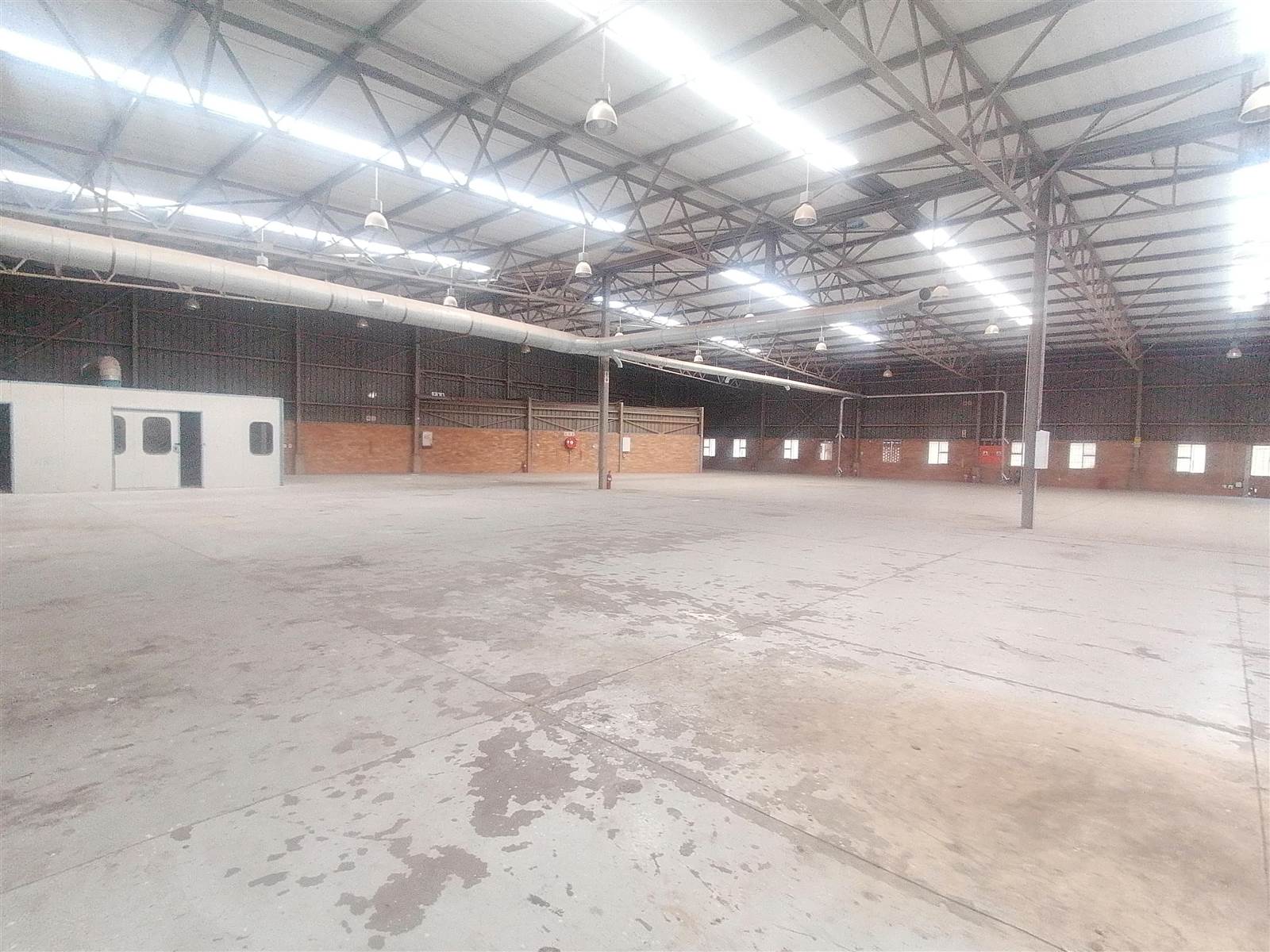 2754  m² Industrial space in Stormill photo number 1
