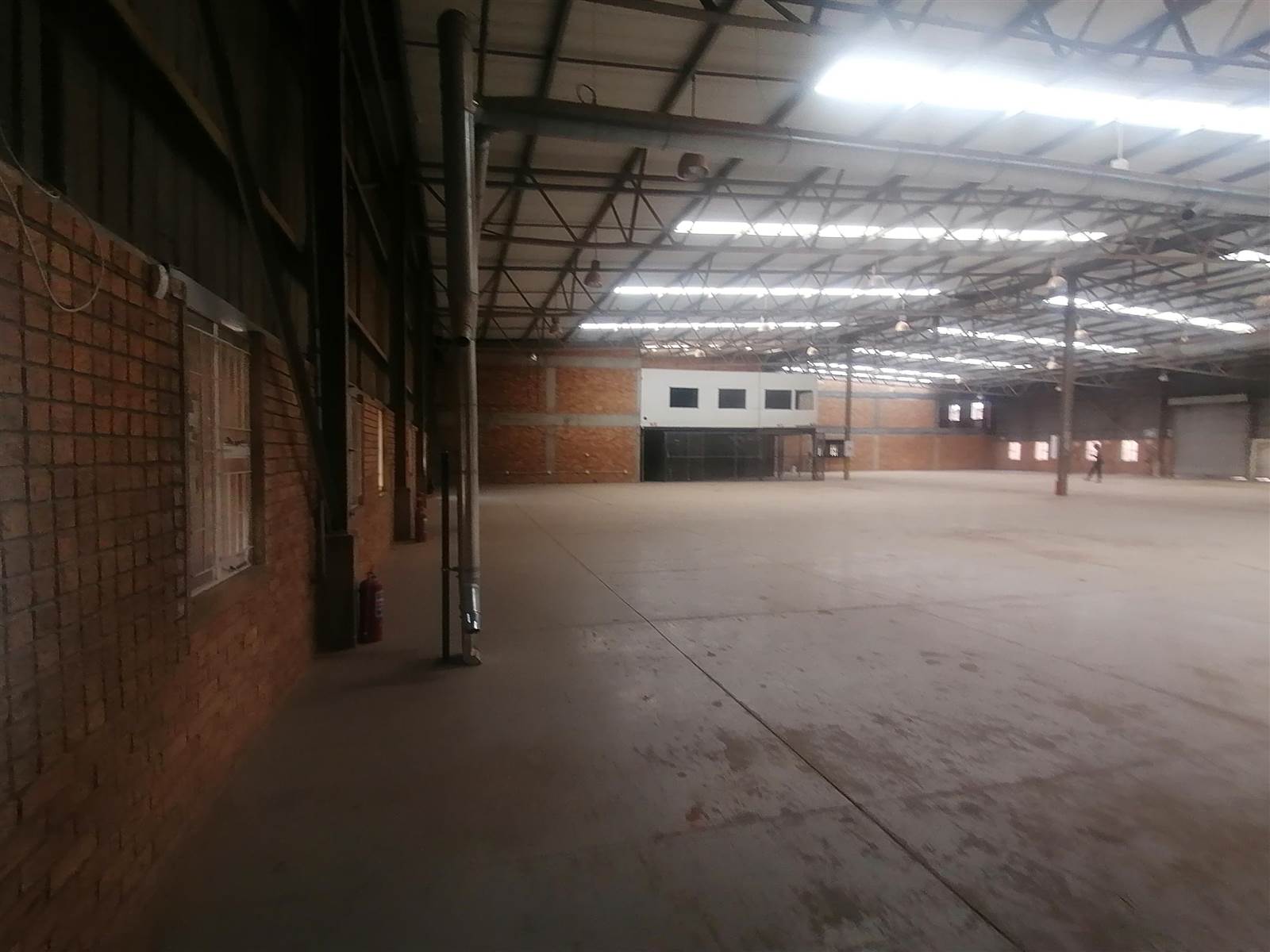 2754  m² Industrial space in Stormill photo number 16