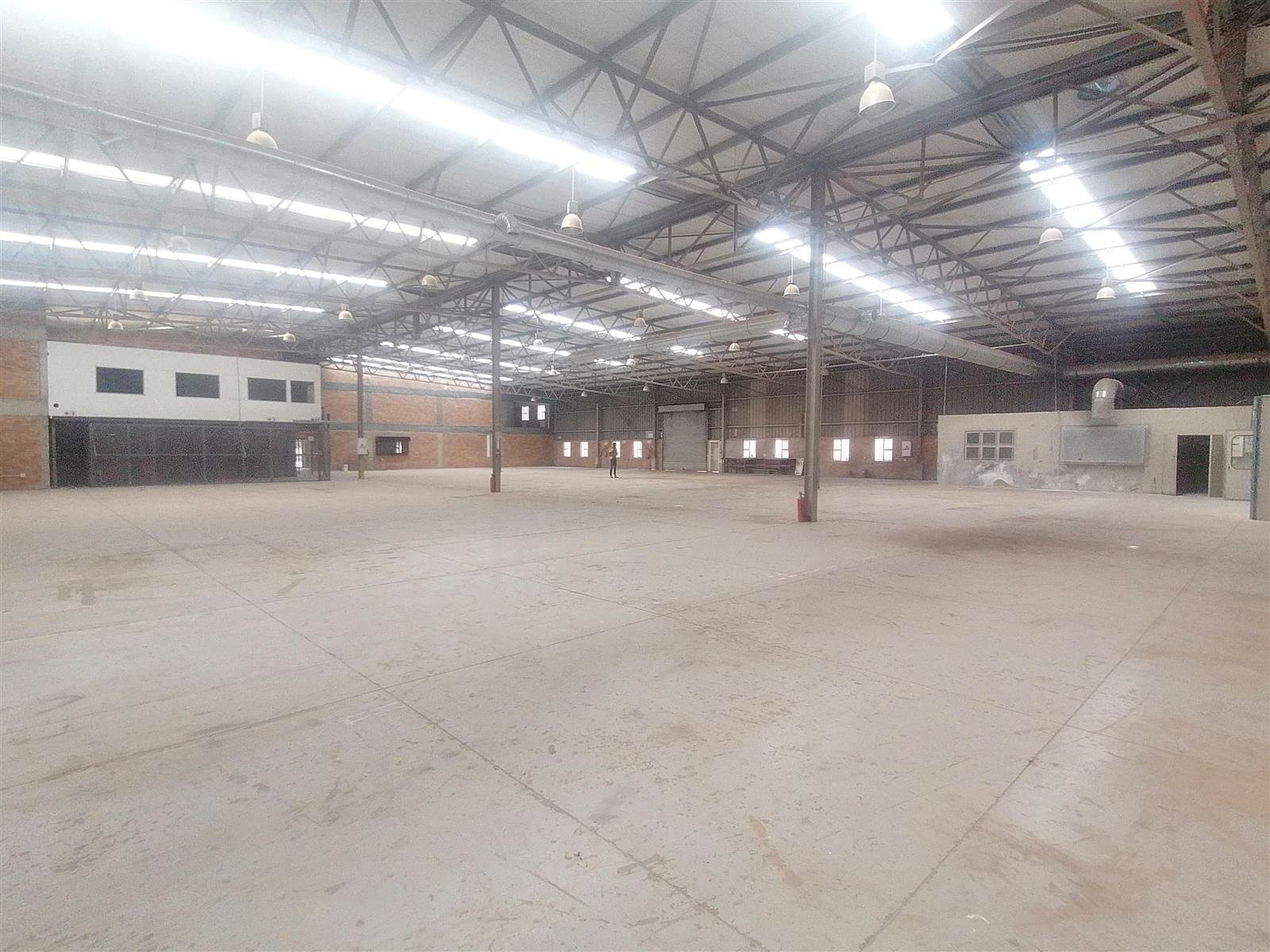 2754  m² Industrial space in Stormill photo number 2