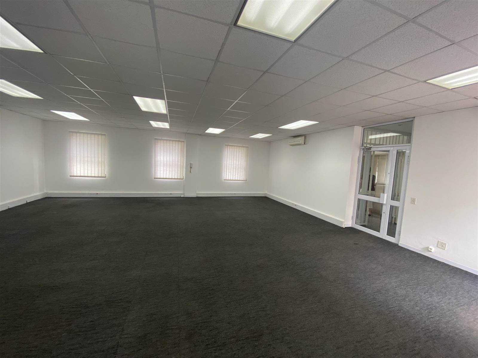 165  m² Commercial space in Parkmore photo number 18