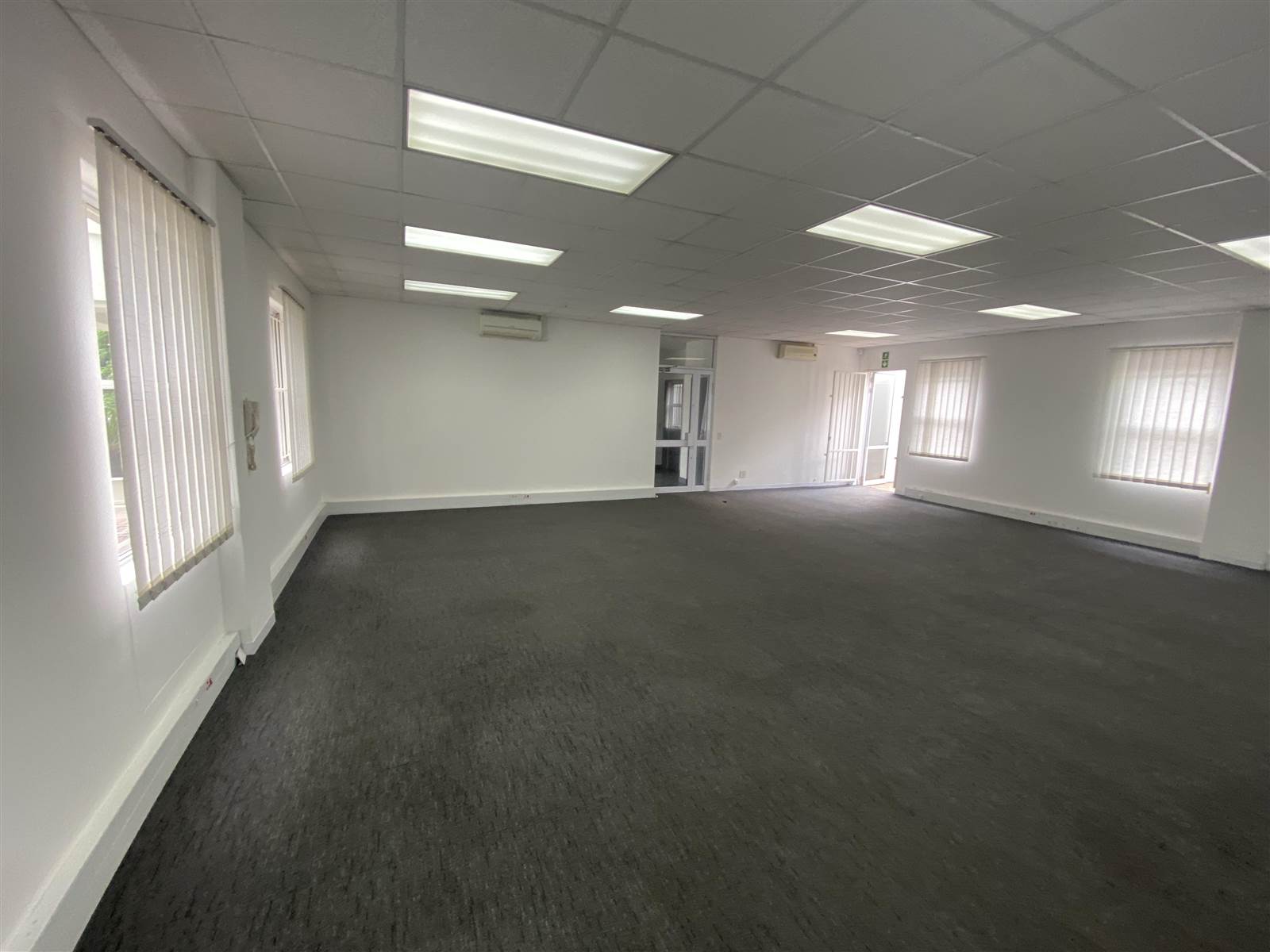 165  m² Commercial space in Parkmore photo number 17