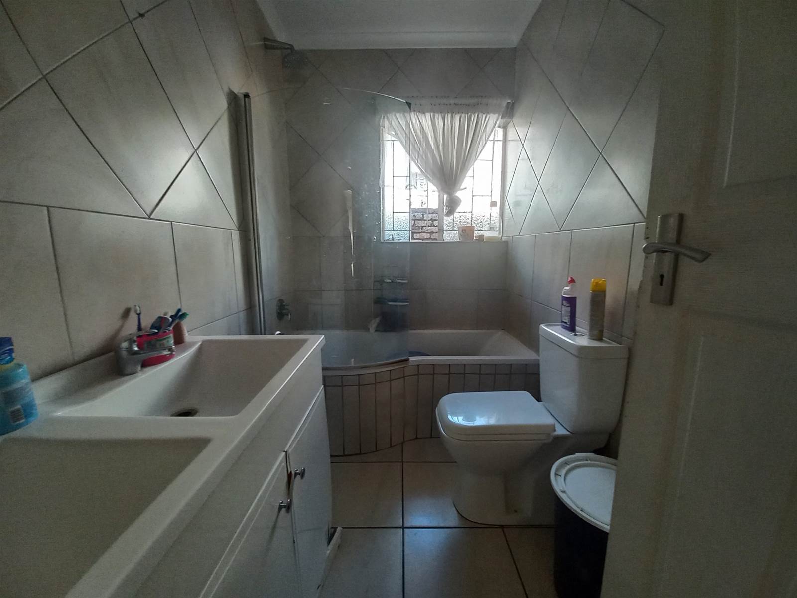 2 Bed Townhouse in Krugersdorp Central photo number 15