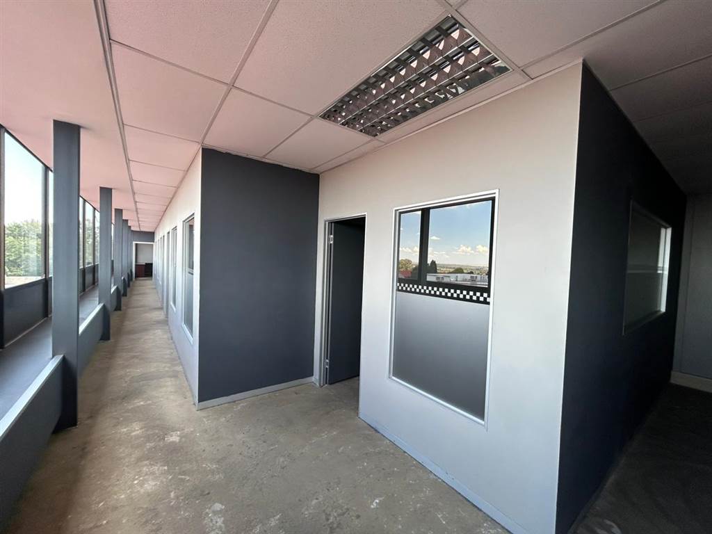 225  m² Commercial space in Horizon View photo number 4