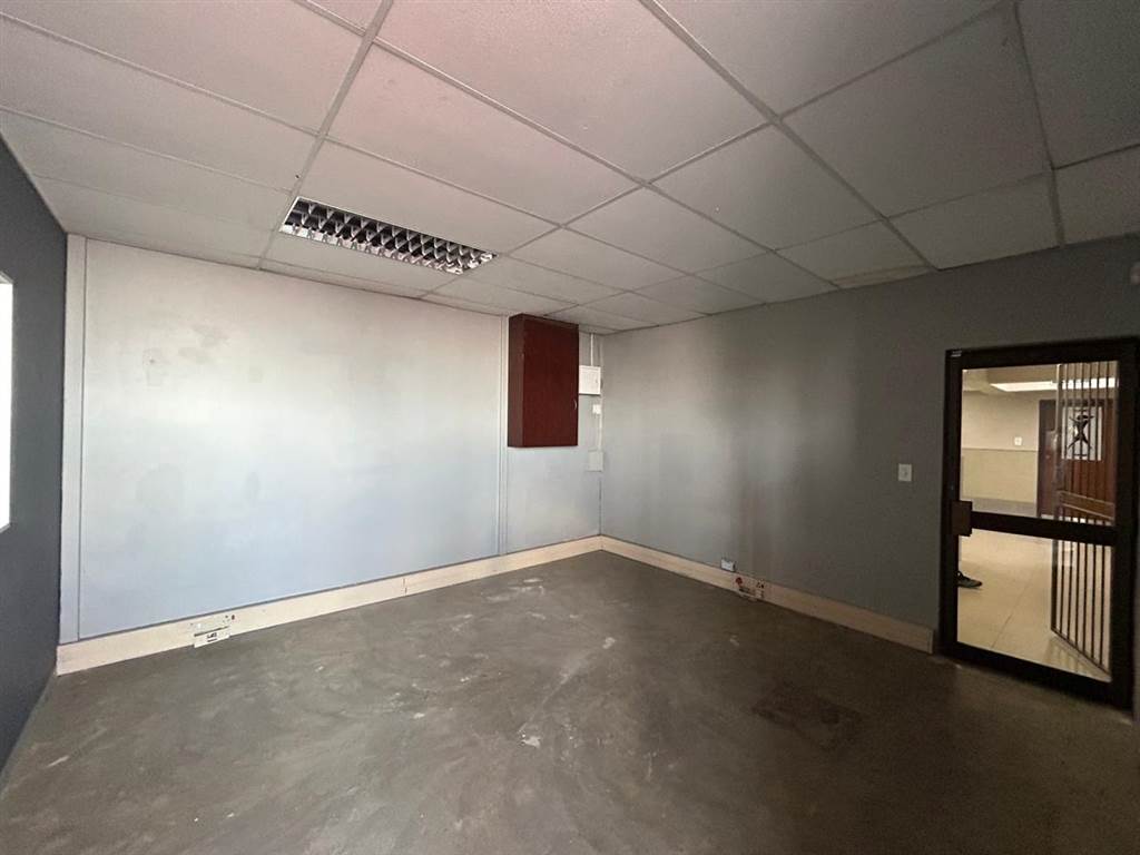 225  m² Commercial space in Horizon View photo number 3