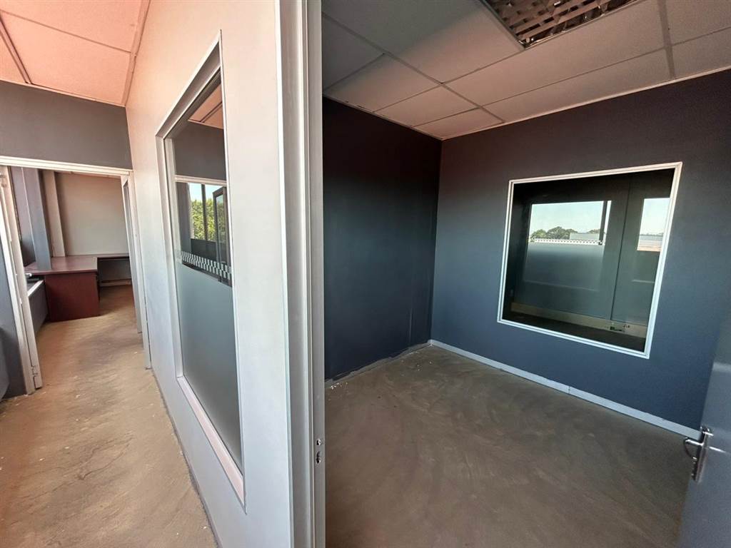 225  m² Commercial space in Horizon View photo number 7
