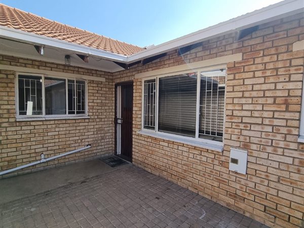 3 Bedroom Townhouse 3 Bedroom Townhouse