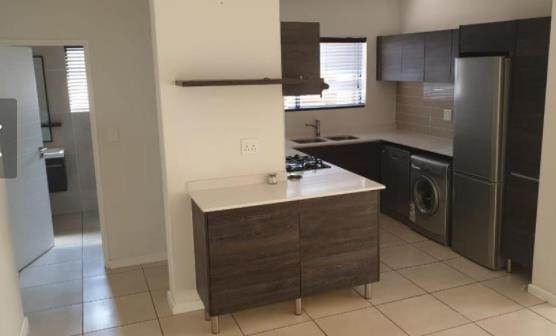 3 Bed Apartment in Olivedale photo number 9