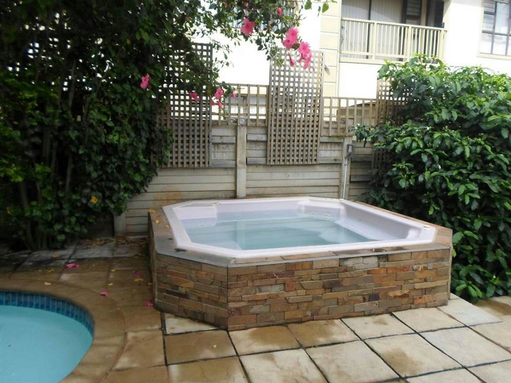 3 Bed House in Scottburgh Central photo number 4