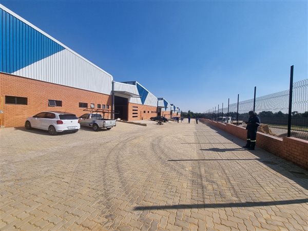 1 500  m² Industrial space