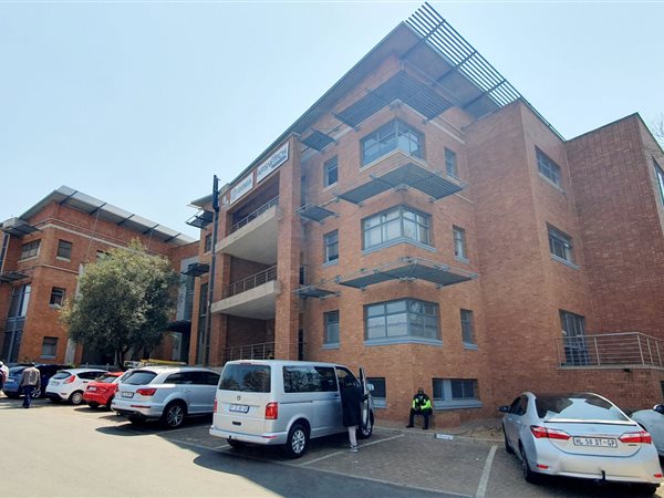 577  m² Commercial space