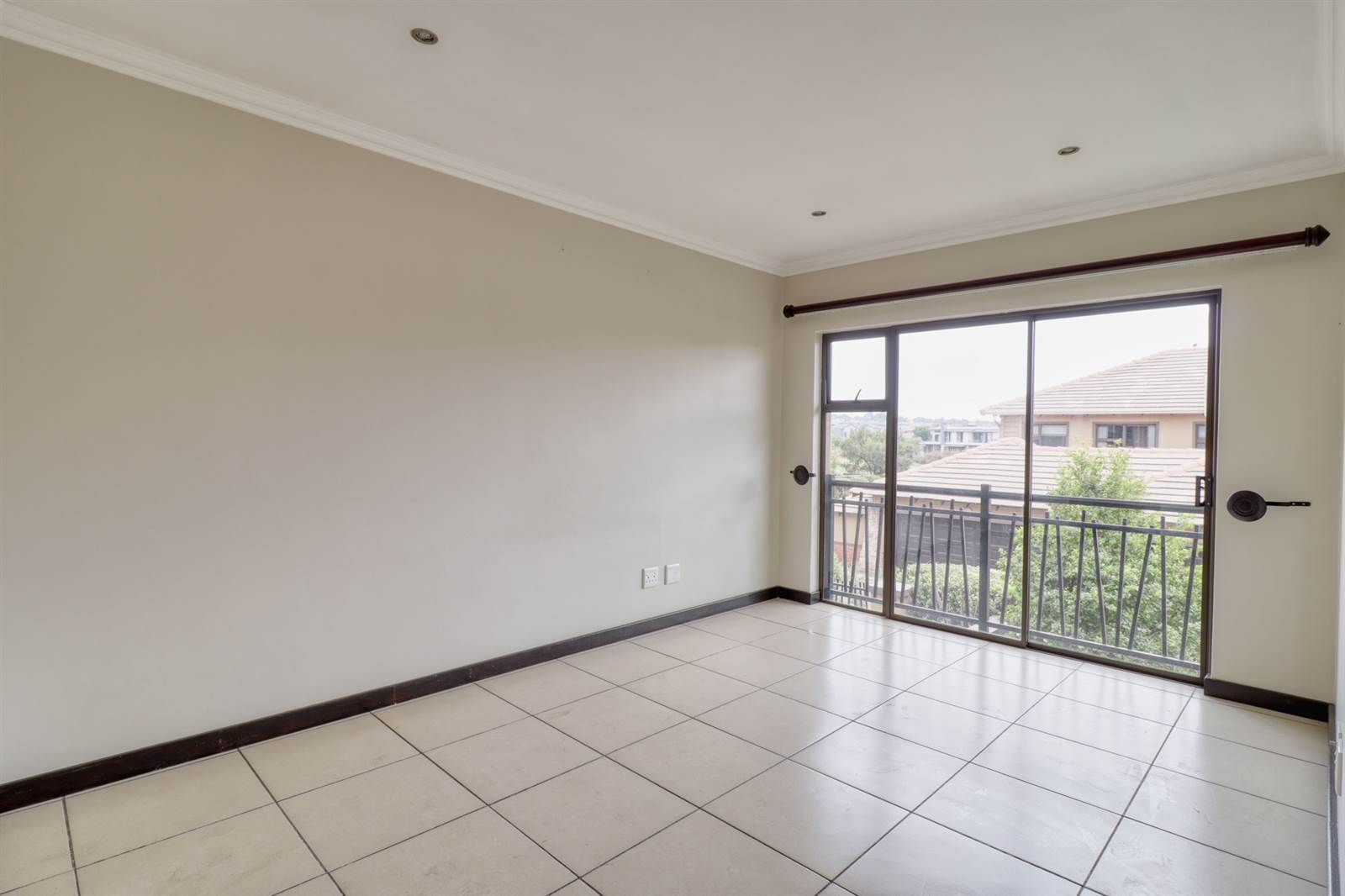 2 Bed Apartment in Ebotse Estate photo number 11