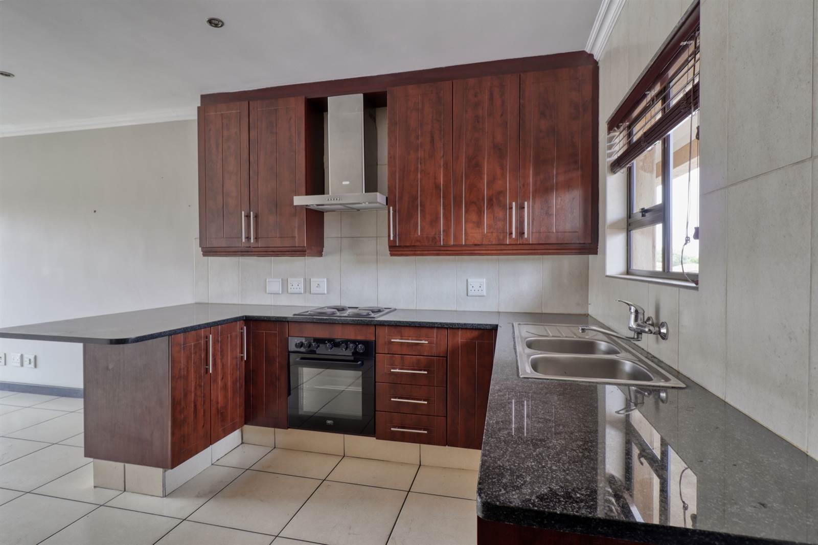 2 Bed Apartment in Ebotse Estate photo number 5