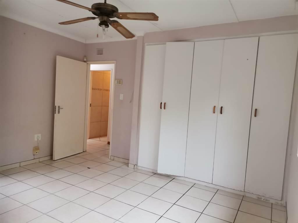 2 Bed Simplex in Empangeni Central photo number 6