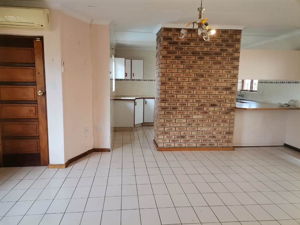 2 Bed Simplex in Empangeni Central photo number 1