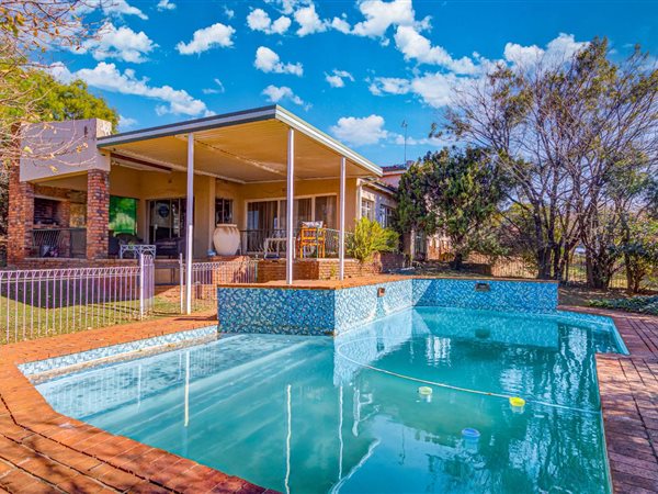 5 Bedroom House 5 Bedroom House