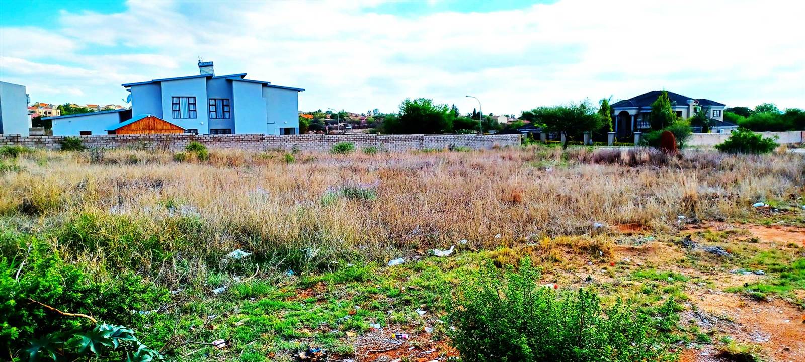 1022 m² Land available in Serala View photo number 2