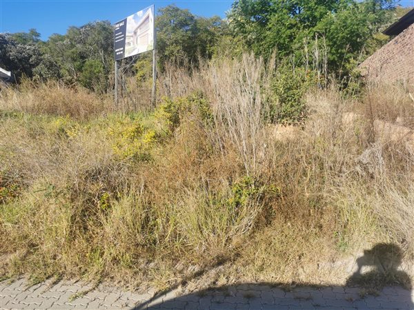 840 m² Land available in Boskruin