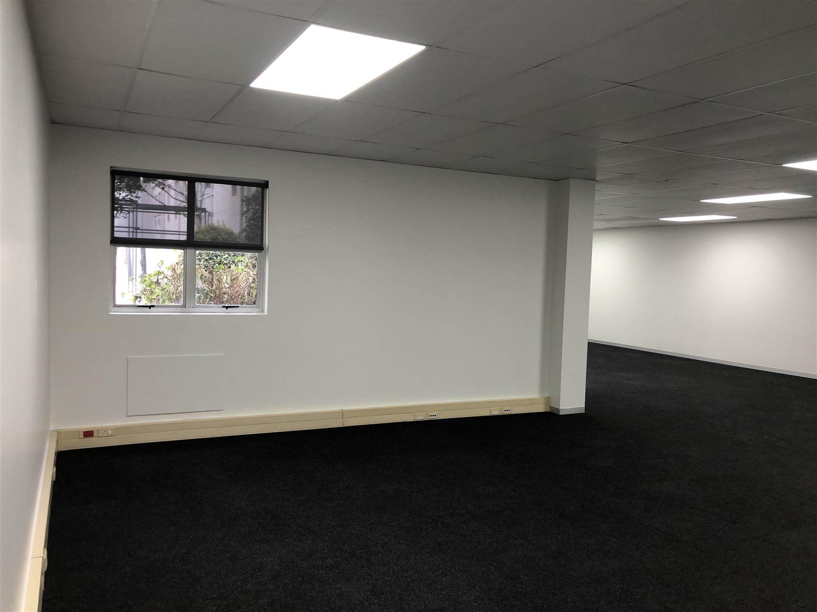 159  m² Commercial space in Halfway Gardens photo number 14