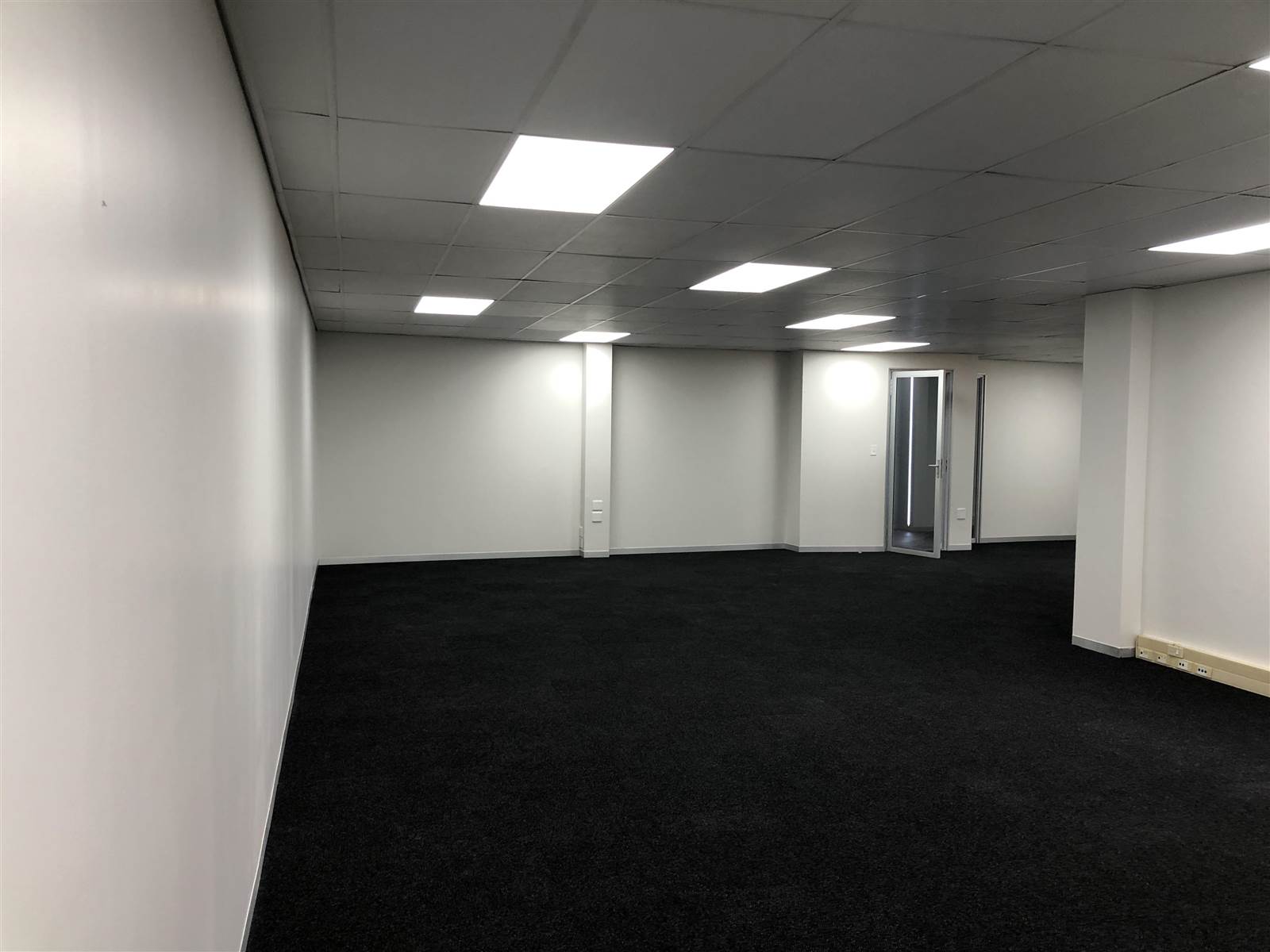 159  m² Commercial space in Halfway Gardens photo number 21