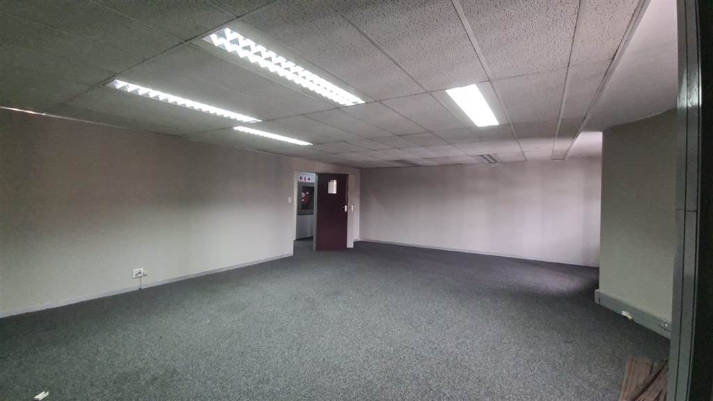 334  m² Commercial space in Pretoria Central photo number 17