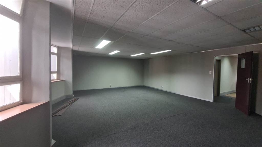 334  m² Commercial space in Pretoria Central photo number 19