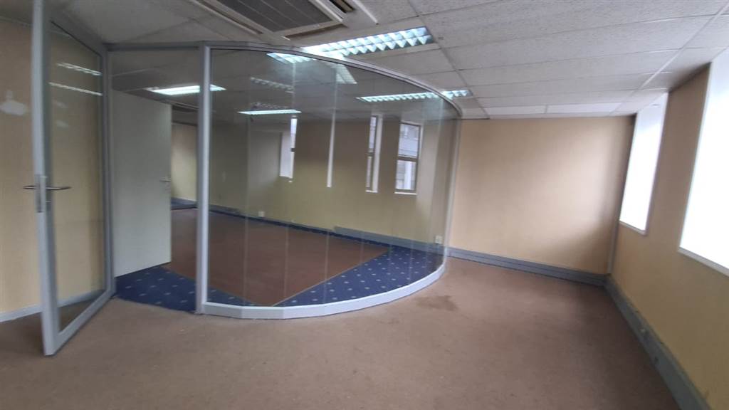 334  m² Commercial space in Pretoria Central photo number 4