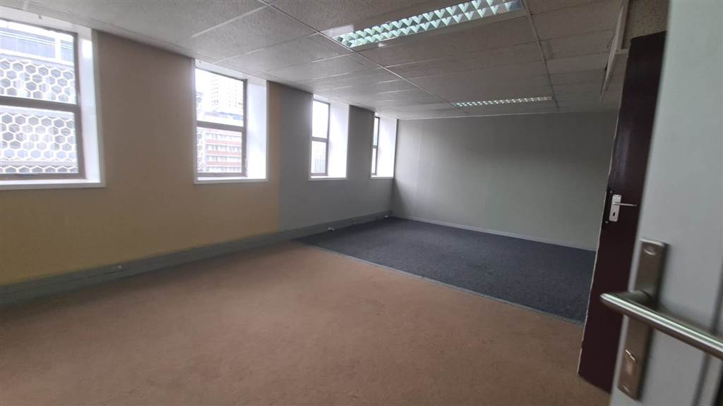 334  m² Commercial space in Pretoria Central photo number 11