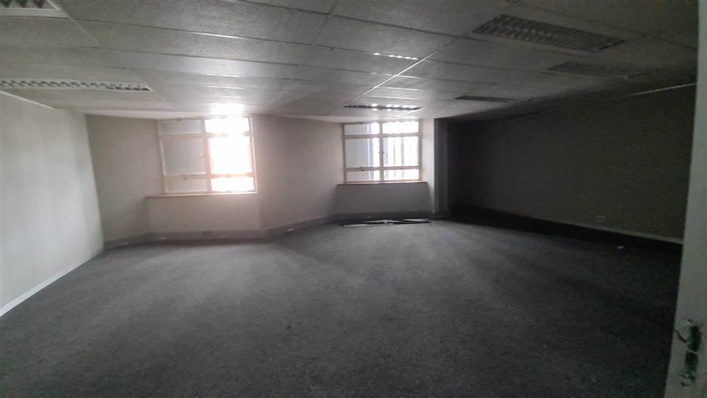 334  m² Commercial space in Pretoria Central photo number 12