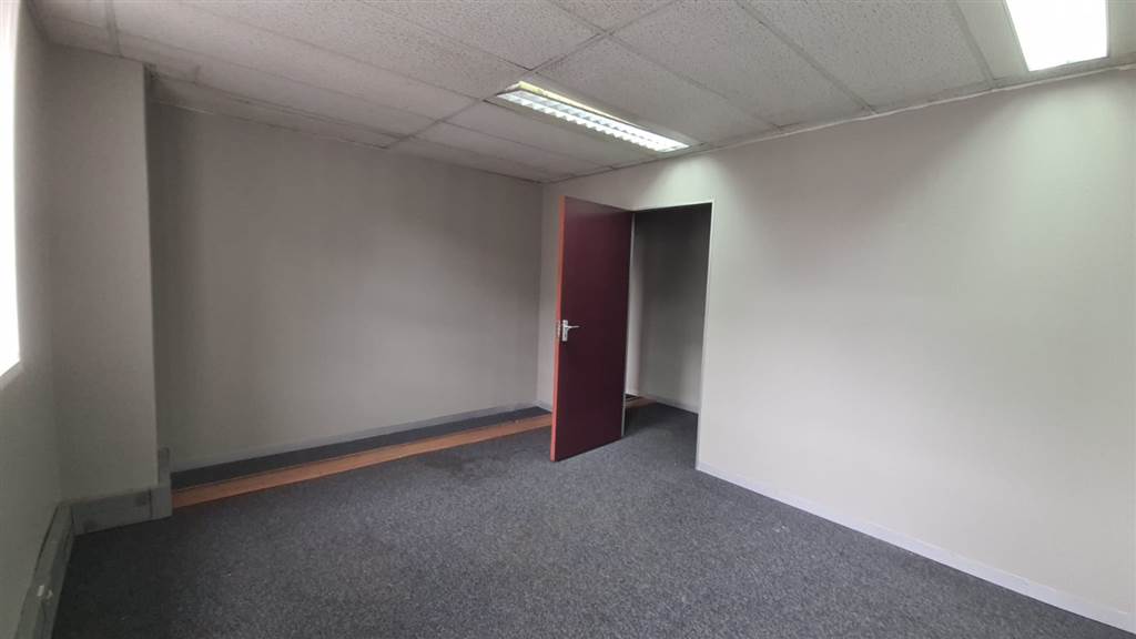 334  m² Commercial space in Pretoria Central photo number 21