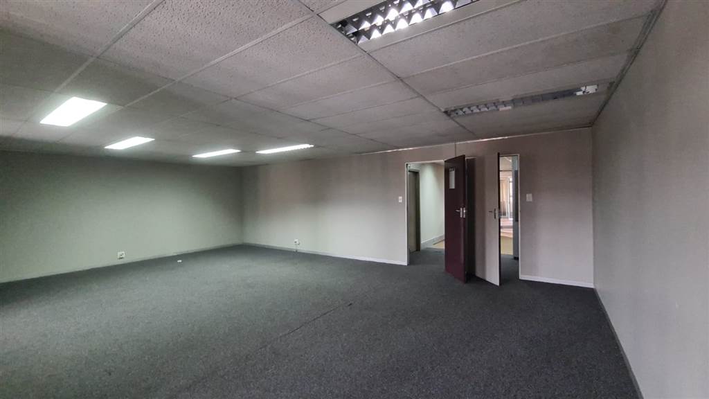 334  m² Commercial space in Pretoria Central photo number 18