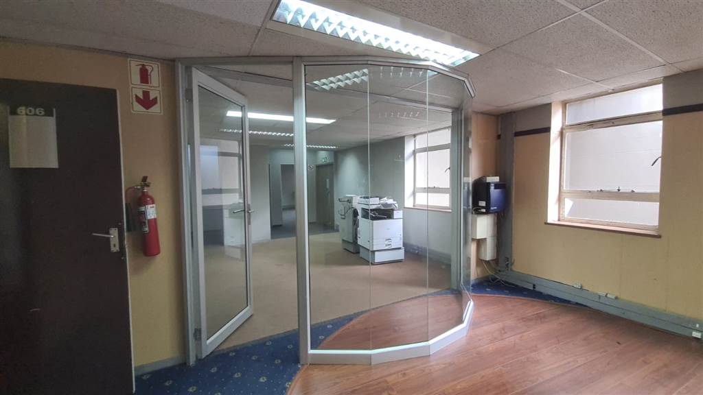 334  m² Commercial space in Pretoria Central photo number 2