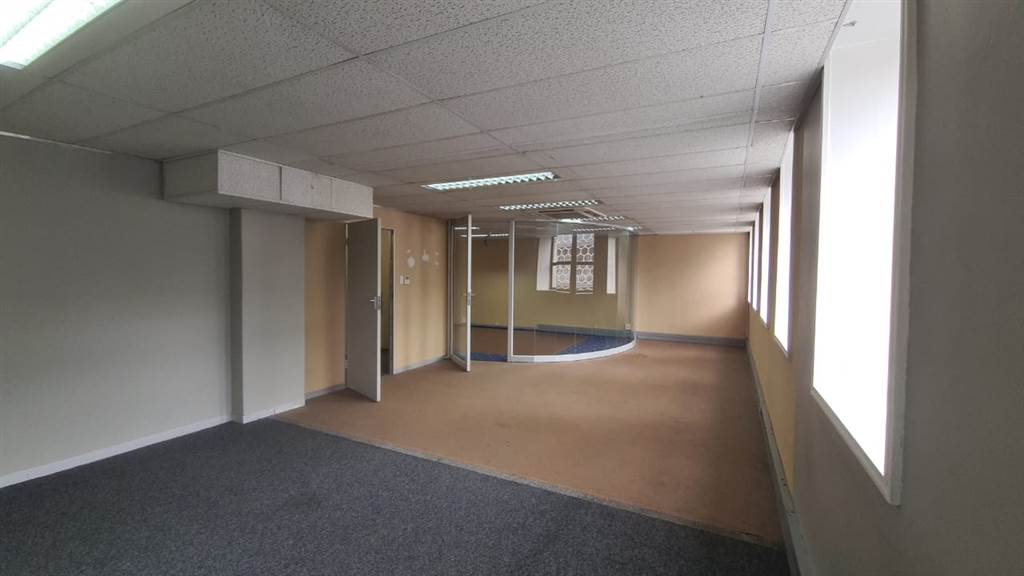 334  m² Commercial space in Pretoria Central photo number 7