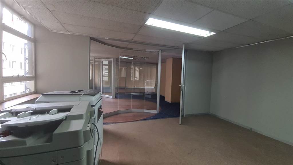 334  m² Commercial space in Pretoria Central photo number 9