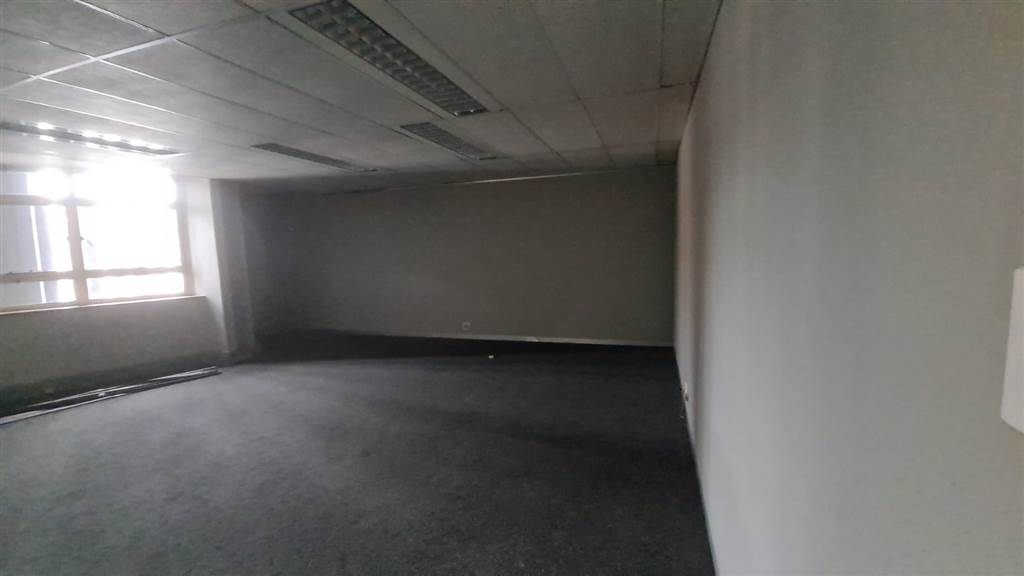 334  m² Commercial space in Pretoria Central photo number 14
