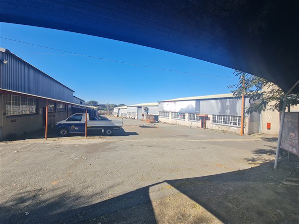 5 500  m² Industrial space