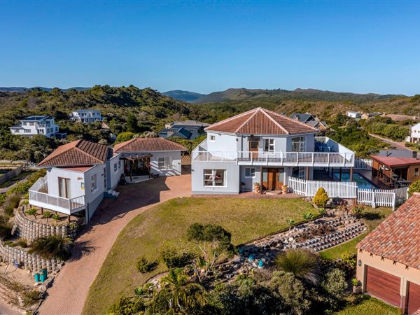 6 Bedroom House 6 Bedroom House