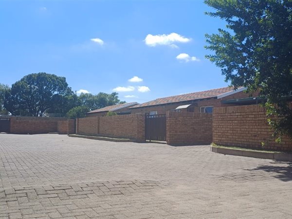 2 Bedroom Townhouse 2 Bedroom Townhouse