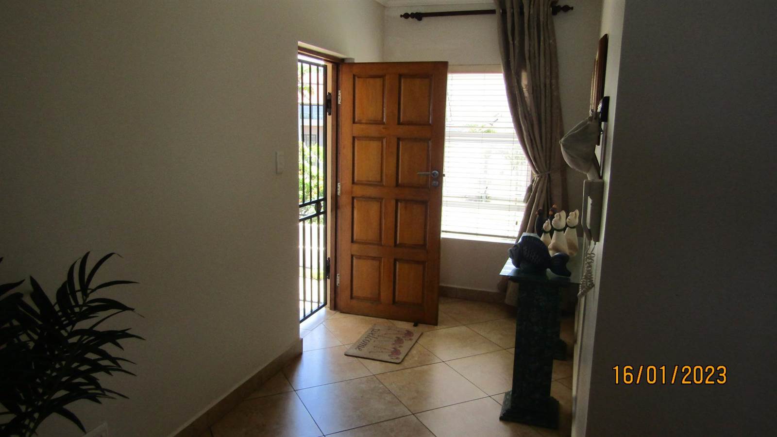 3 Bed House in Uvongo photo number 14