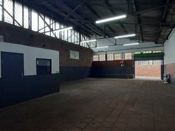 153  m² Industrial space