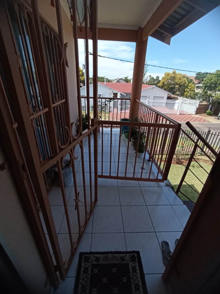 5 Bed House in Laudium photo number 15