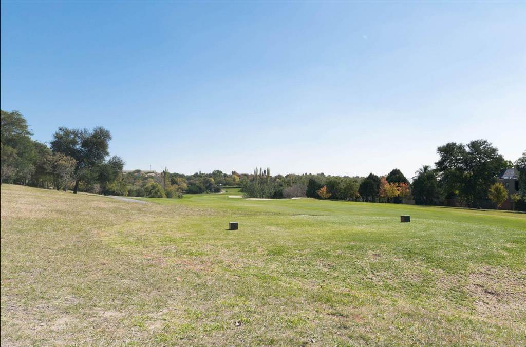 970 m² Land available in Dainfern Golf Estate photo number 2