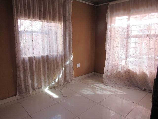 2 Bed House in Mabopane photo number 19