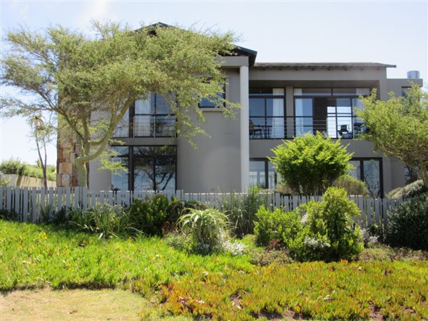 4 Bed House in Oubaai and surrounds