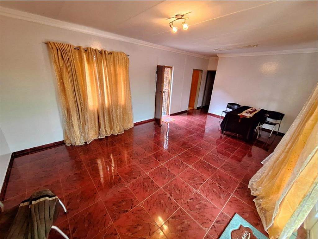 3 Bed House in Wolmer photo number 4