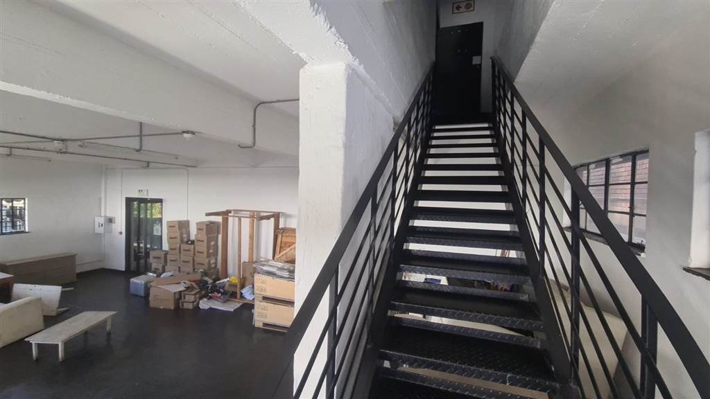 174  m² Commercial space in Pretoria Central photo number 13