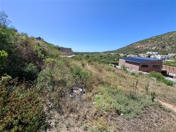 935 m² Land