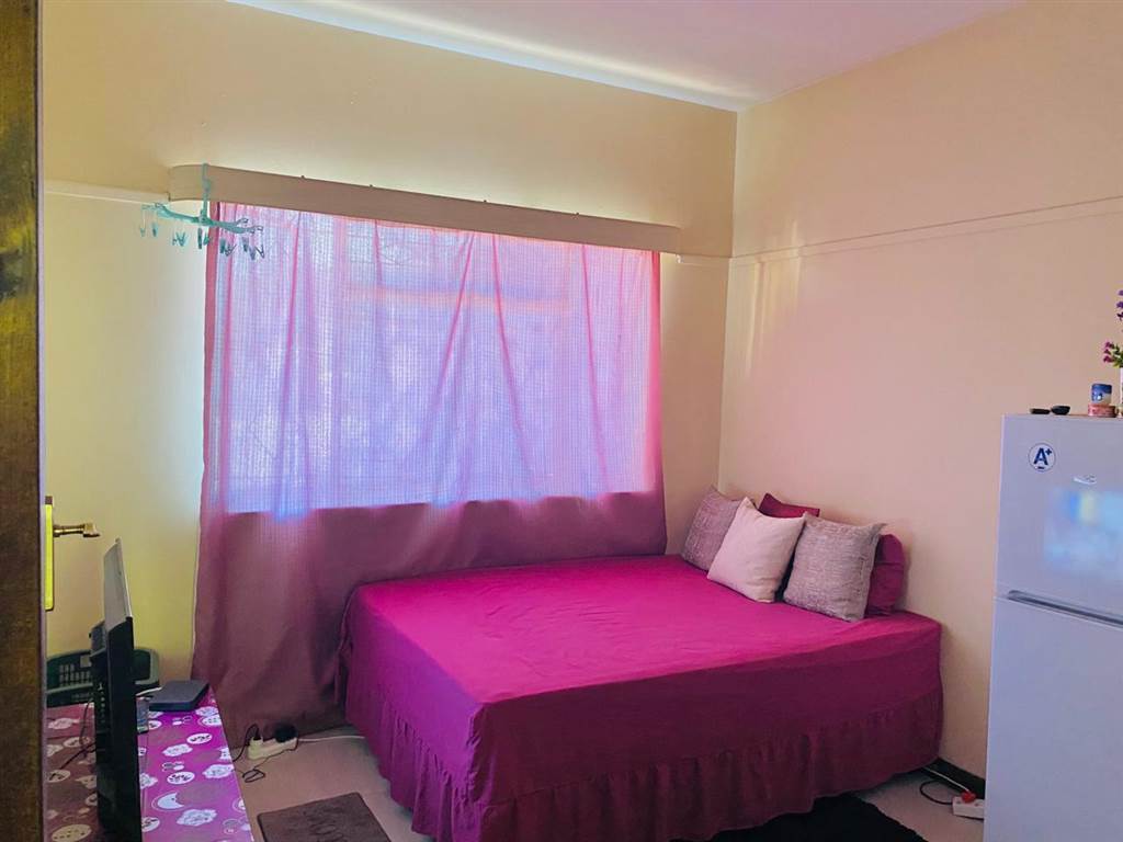 4 Bed Apartment in Pietermaritzburg Central photo number 8