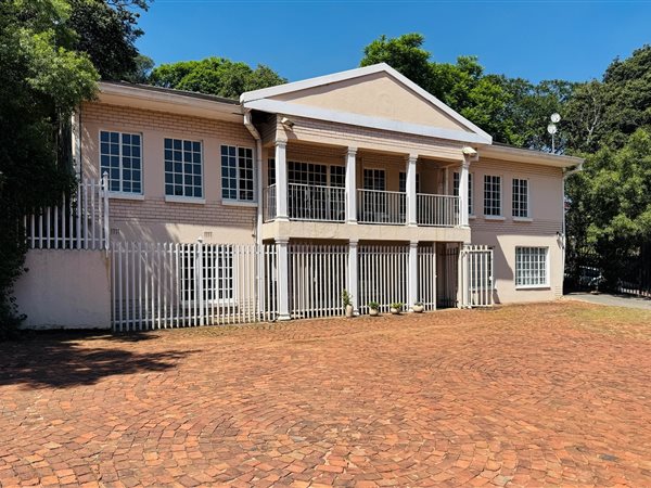 380  m² Commercial space