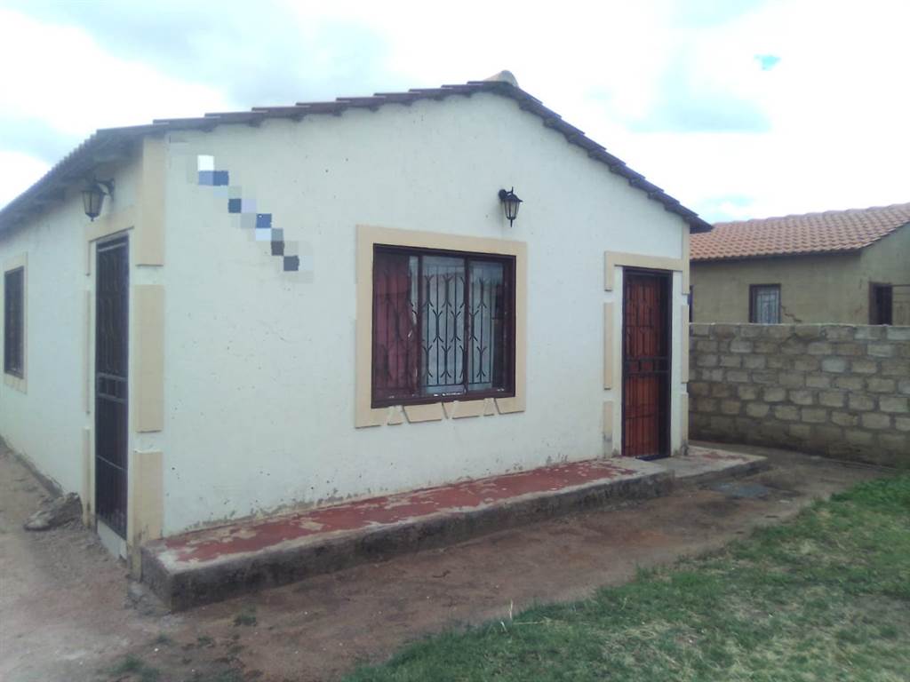 2 Bed House in Soshanguve photo number 10