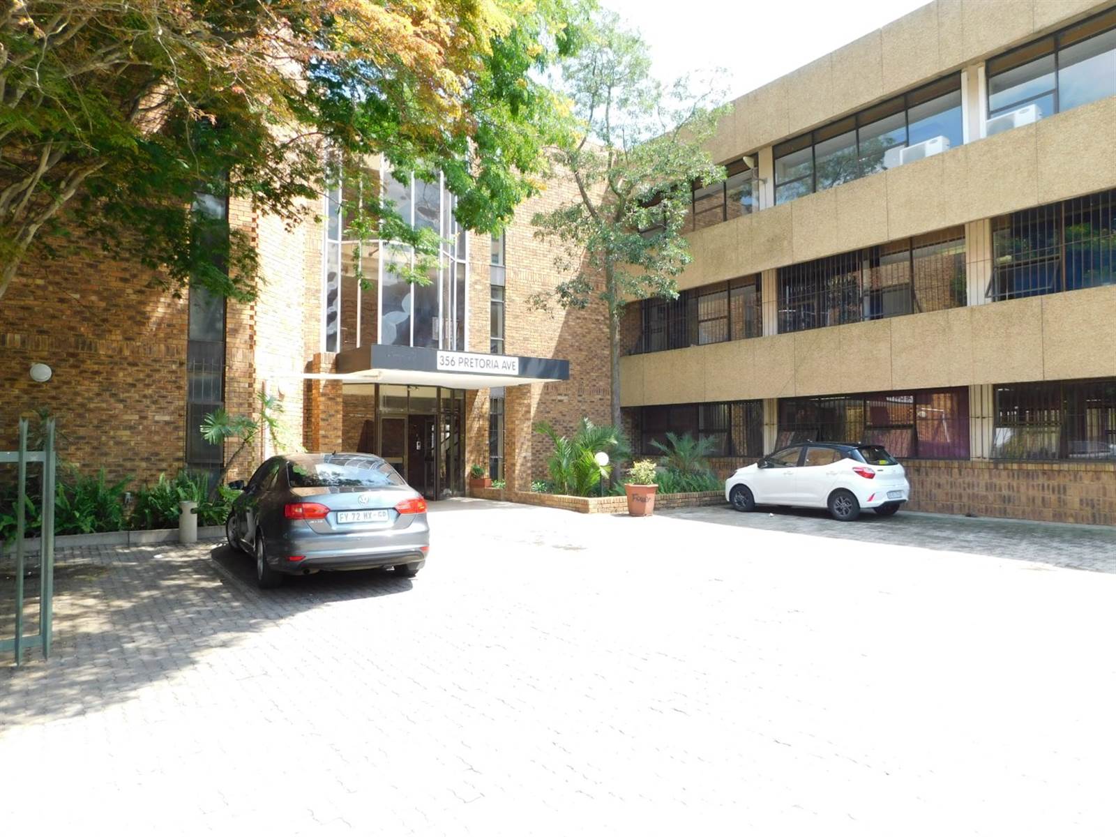 688  m² Office Space in Randburg Central photo number 1